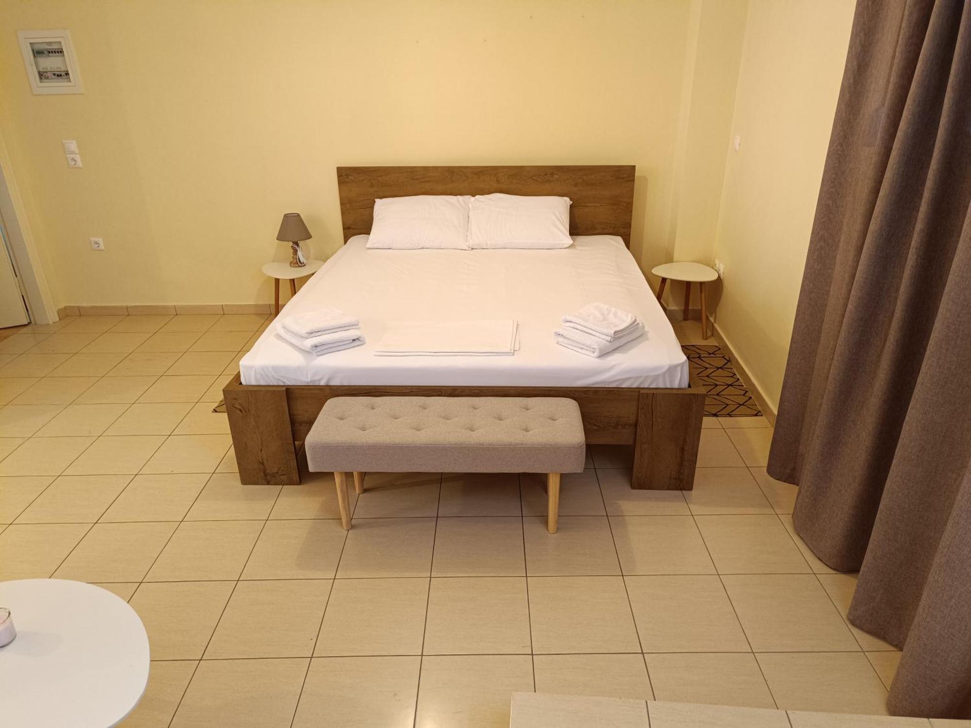 διατίθεται γκαρσονιερα Apartment *