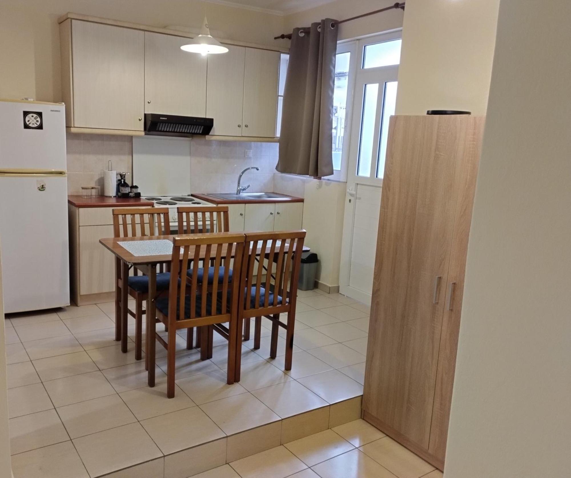 Apartment διατίθεται γκαρσονιερα *