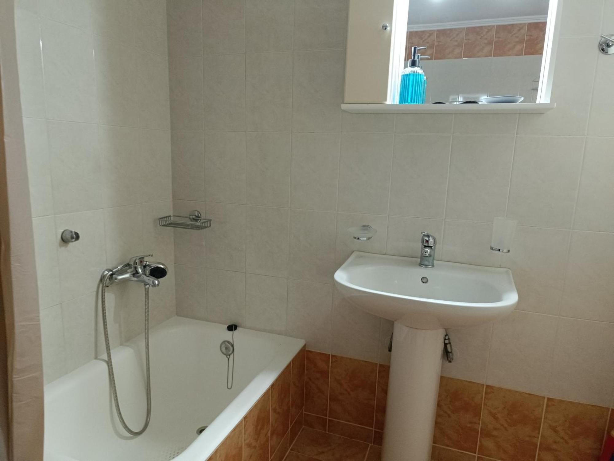 διατίθεται γκαρσονιερα Apartment